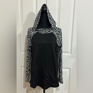LuLaRoe M  Black and White Leopard Print Amber